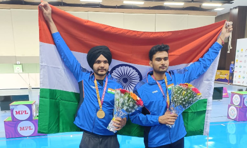 Sarabjot Singh and Varun Tomar Shooting