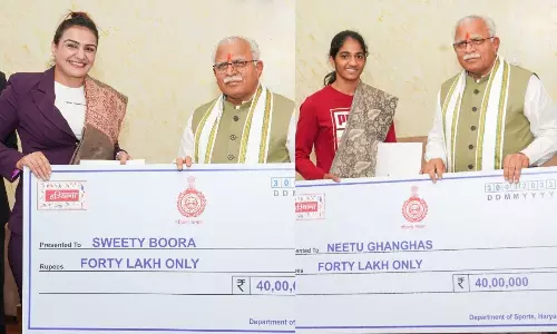 हरियाणा सीएम ने विश्व चैंपियन बनी नीतू और स्वीटी को किया सम्मानित, दिया नौकरी का प्रस्ताव