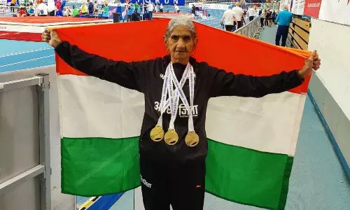 95 साल की भगवानी ने पोलैंड में जीते तीन स्वर्ण पदक, स्वदेश लौटने पर हुआ भव्य स्वागत