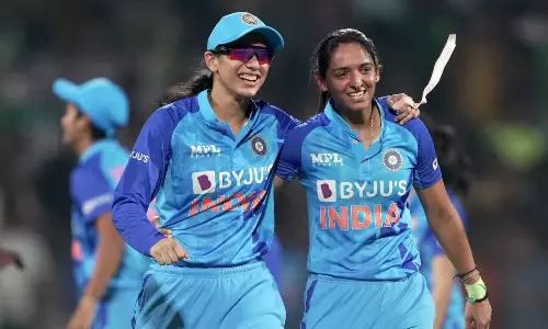 Smriti Mandhana and Harmanpreet Kaur Cricket