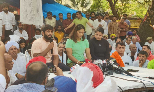 Wrestlers Protest: बृजभूषण शरण सिंह के खिलाफ आज दर्ज होगी एफआईआर, दिल्ली पुलिस ने सुप्रीम कोर्ट को दी सूचना Wrestlers Protest: बृजभूषण शरण सिंह के खिलाफ आज दर्ज होगी एफआईआर, दिल्ली पुलिस ने सुप्रीम कोर्ट को दी सूचना