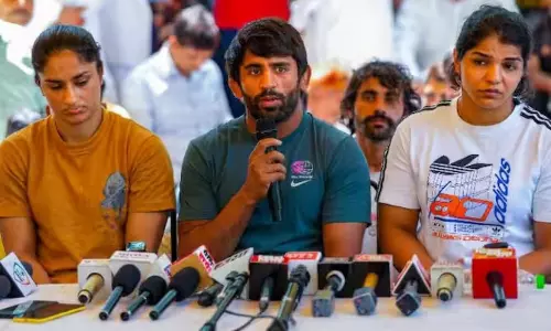Wrestlers Protest: पहलवानों ने बृजभूषण को नार्को टेस्ट कराने की चुनौती दी Wrestlers Protest: पहलवानों ने बृजभूषण को नार्को टेस्ट कराने की चुनौती दी